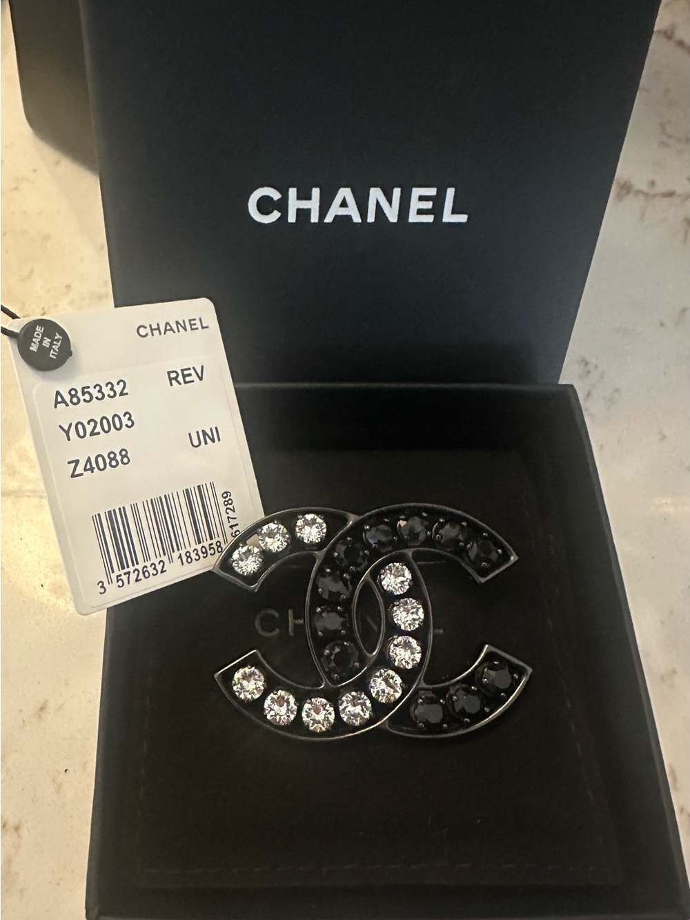 CHANEL CC BROOCH